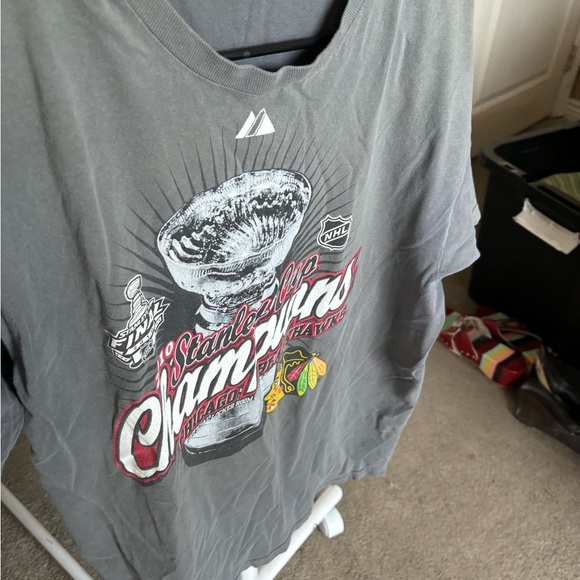 Chicago Blackhawks Shirt Mens L Gray Short Sleeve 2010 Champions Hockey NHL - Picture 8 of 10